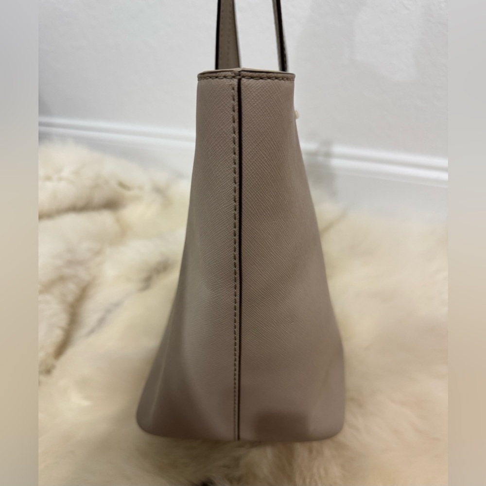 Kate Spade New York Saffiano Leather Cedar Street Medium Harmony Tote Taupe EUC - Picture 13 of 16